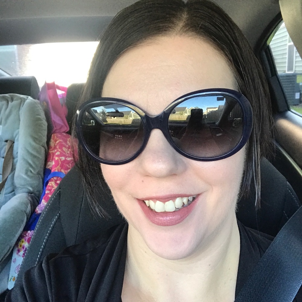 Meet your Posher, Crystal